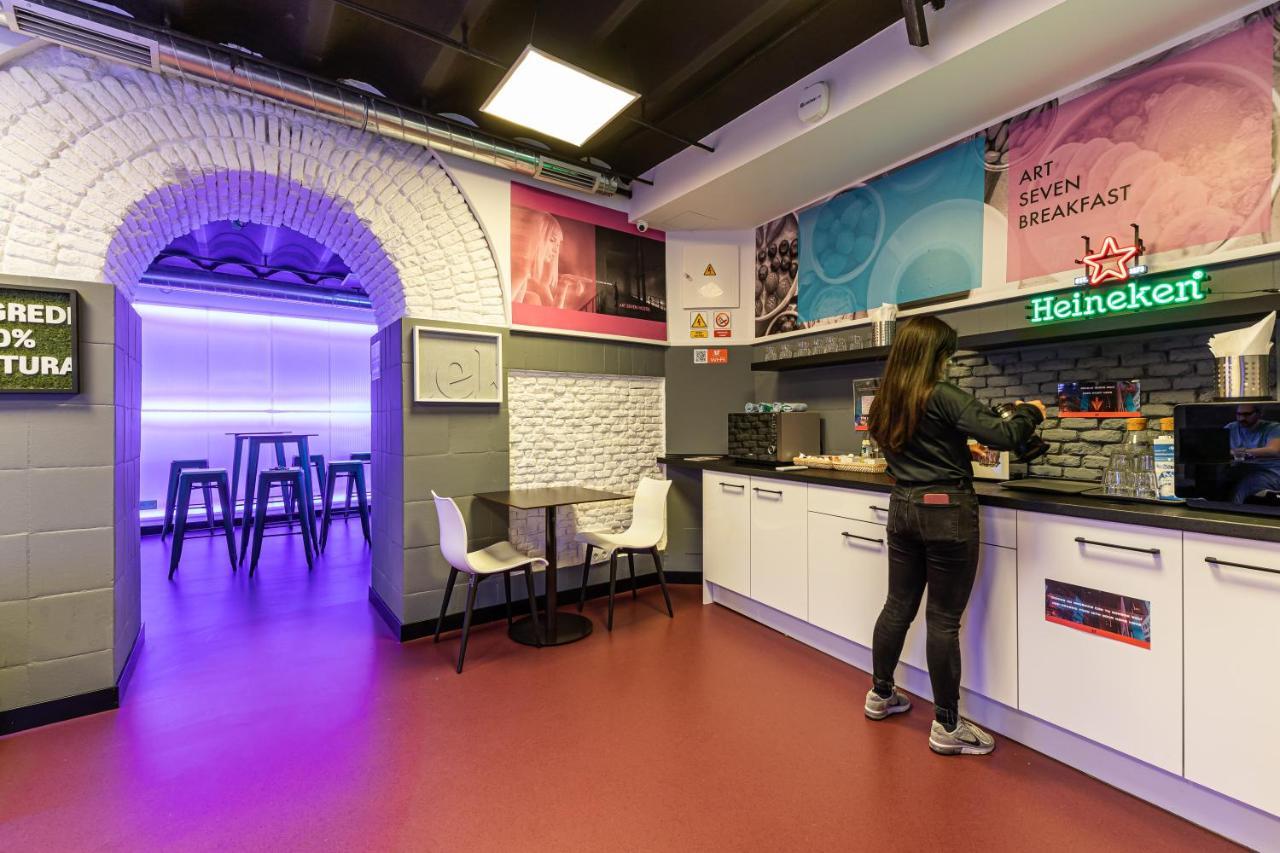Art Seven Hostel Capsules Μαδρίτη Εξωτερικό φωτογραφία