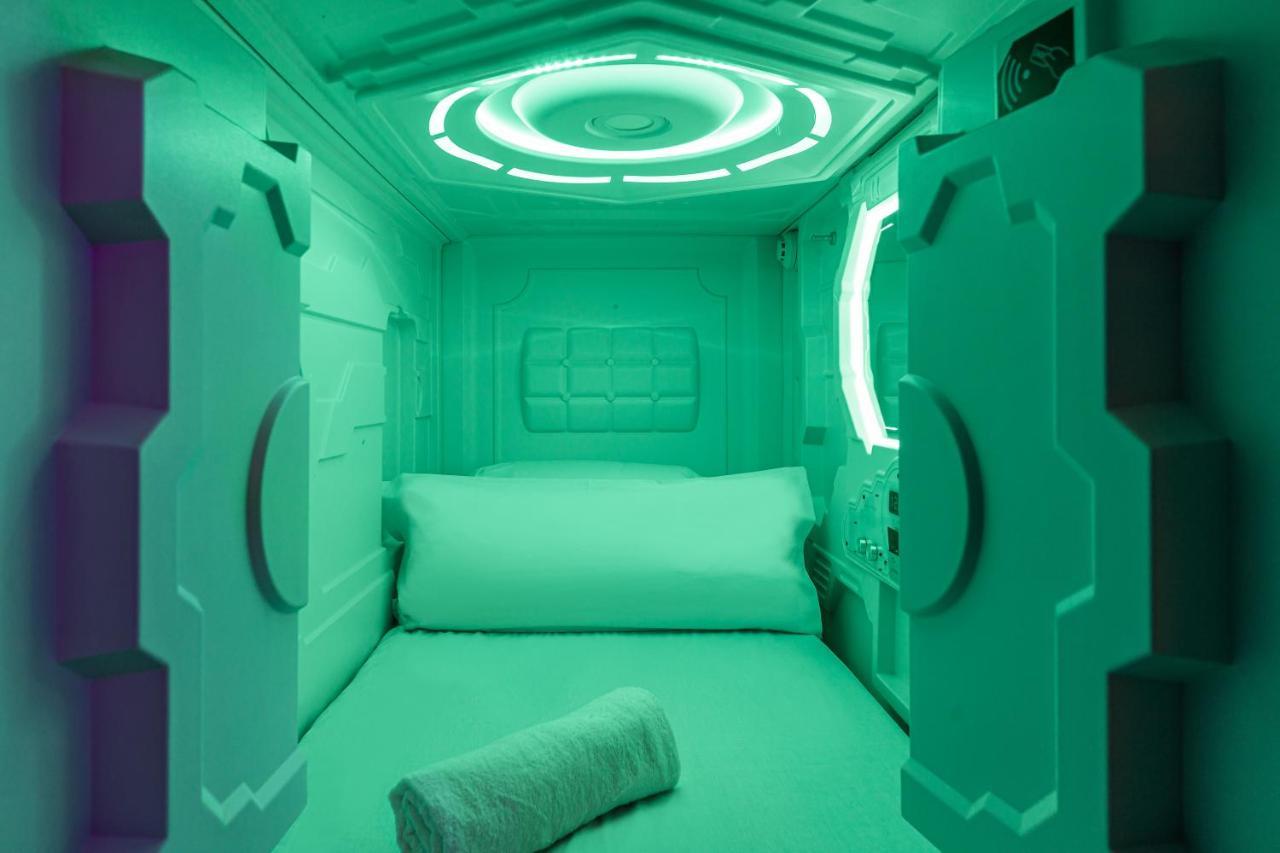 Art Seven Hostel Capsules Μαδρίτη Εξωτερικό φωτογραφία